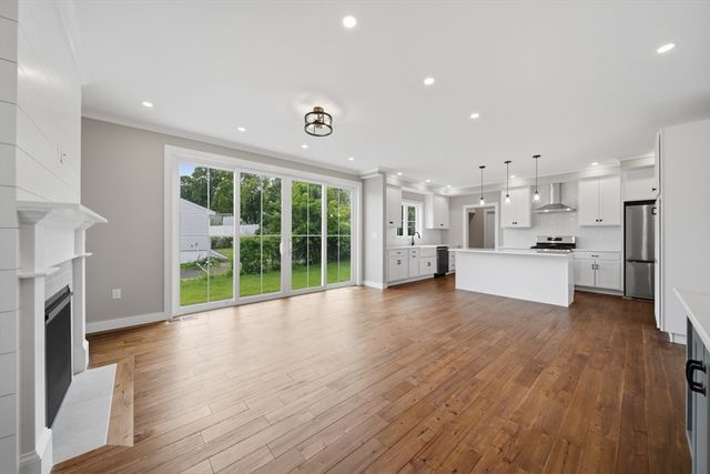 40 Ferncroft Rd, Braintree, MA 02184