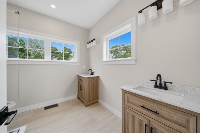 40 Ferncroft Rd, Braintree, MA 02184
