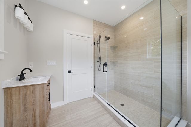 40 Ferncroft Rd, Braintree, MA 02184