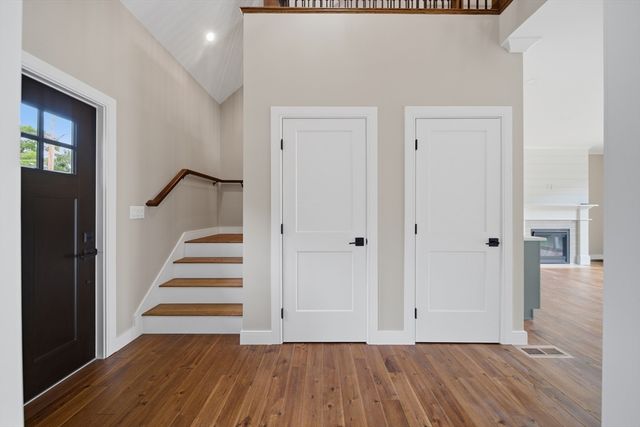 40 Ferncroft Rd, Braintree, MA 02184