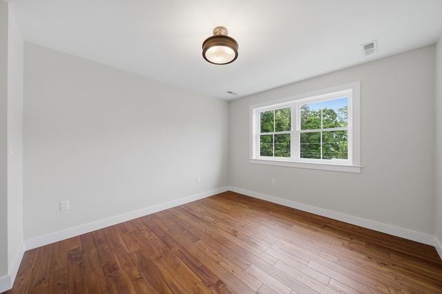40 Ferncroft Rd, Braintree, MA 02184