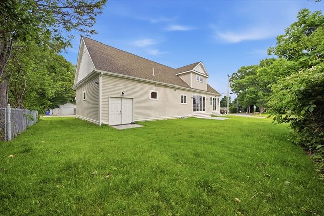 40 Ferncroft Rd, Braintree, MA 02184