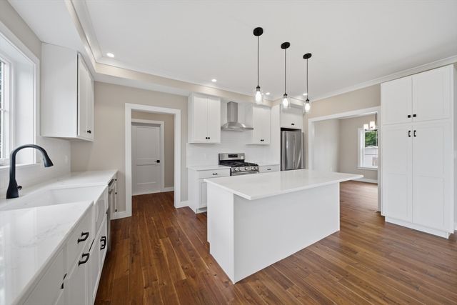 40 Ferncroft Rd, Braintree, MA 02184