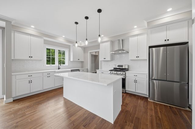 40 Ferncroft Rd, Braintree, MA 02184