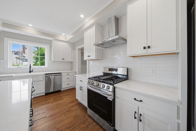 40 Ferncroft Rd, Braintree, MA 02184