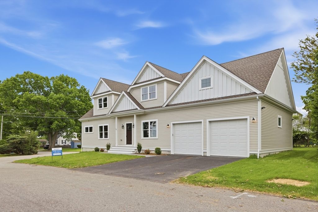40 Ferncroft Rd, Braintree, MA 02184