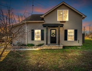 3003 Ray St, Westmoreland, TN 37186