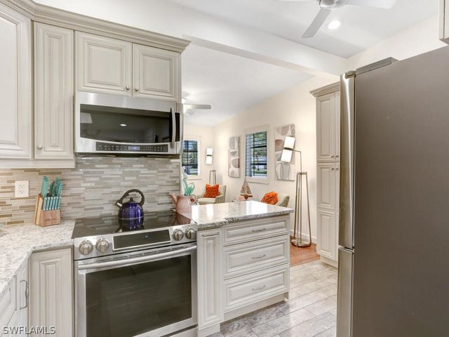 784 11th ST N, Naples, FL 34102