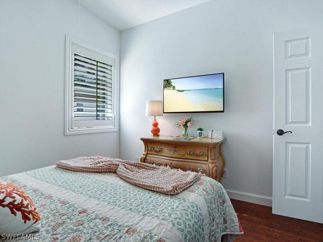 784 11th ST N, Naples, FL 34102