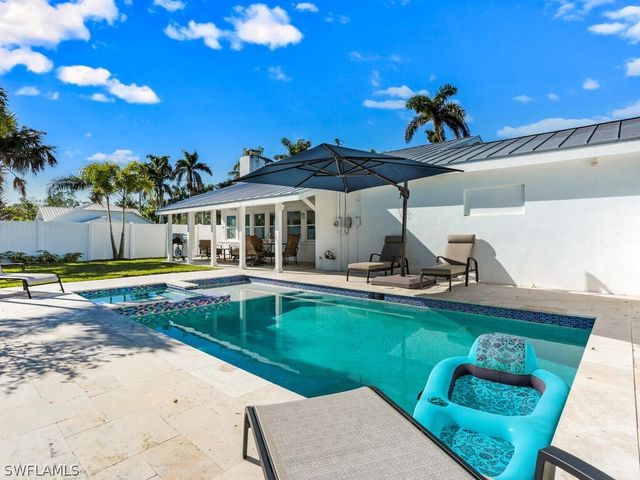 784 11th ST N, Naples, FL 34102