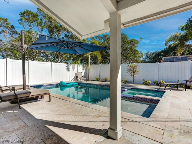 784 11th ST N, Naples, FL 34102