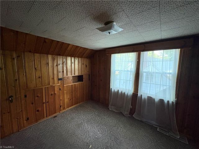 2507 NW Druid Hills Drive, Winston-salem, NC 27105
