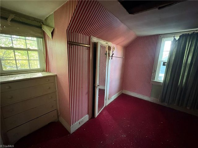 2507 NW Druid Hills Drive, Winston-salem, NC 27105