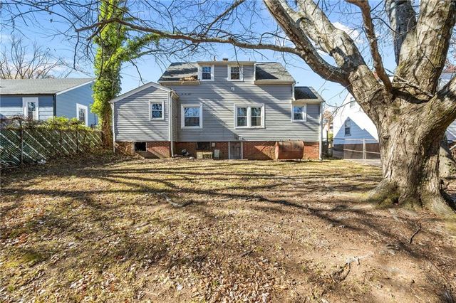 2507 NW Druid Hills Drive, Winston-salem, NC 27105