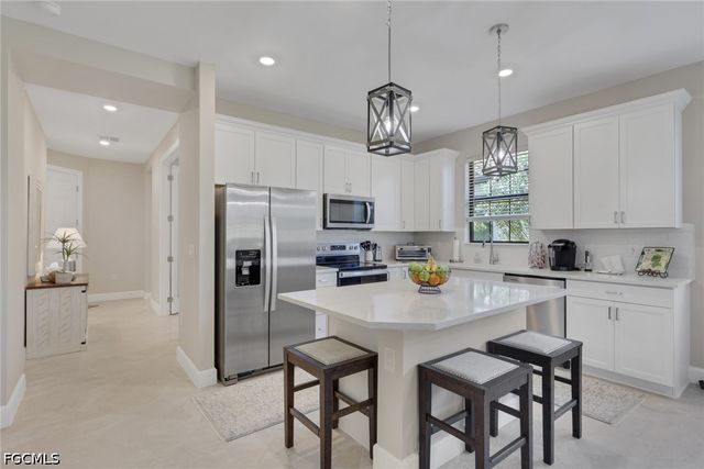 3508 Stoneville DR, Alva, FL 33920