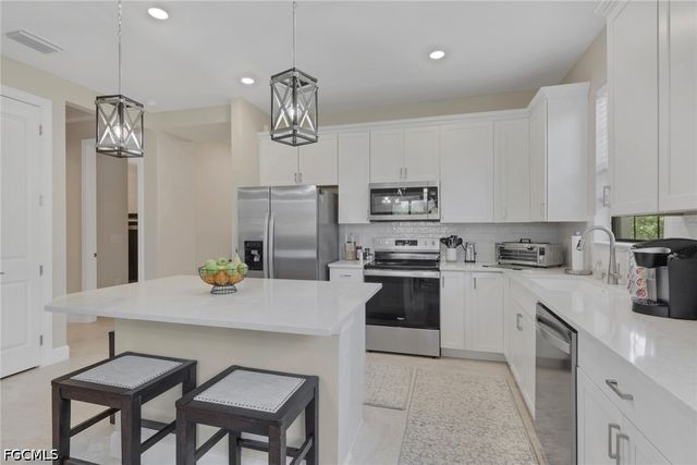 3508 Stoneville DR, Alva, FL 33920