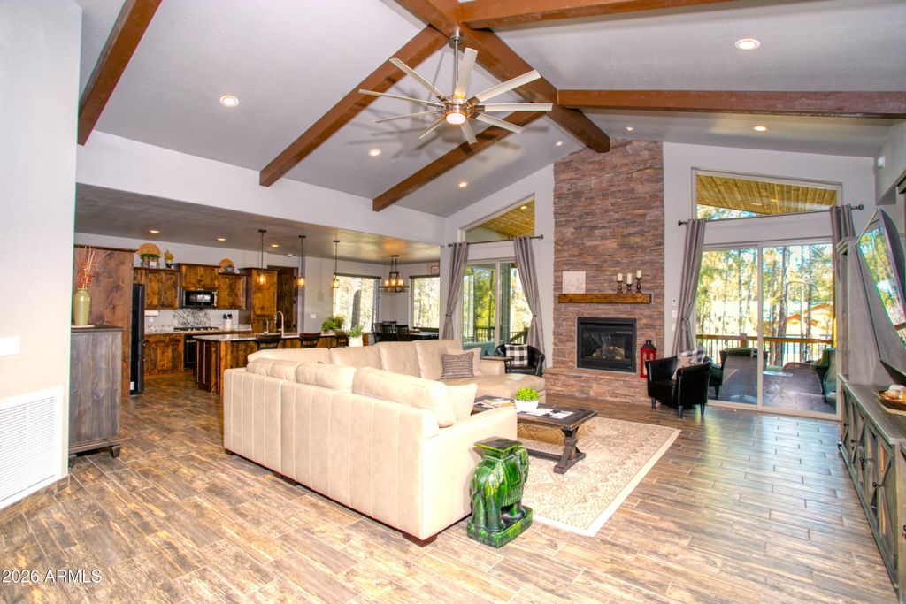 Image 4 of property listing at 1150 W Snow Creek Trail, Show Low, AZ 85901