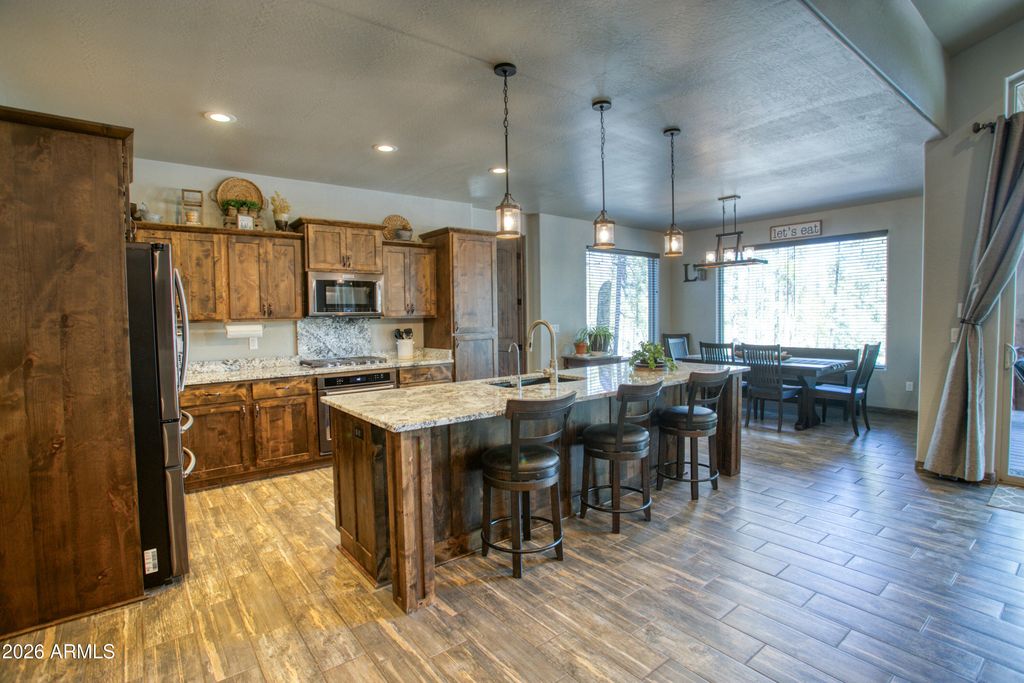 Image 5 of property listing at 1150 W Snow Creek Trail, Show Low, AZ 85901