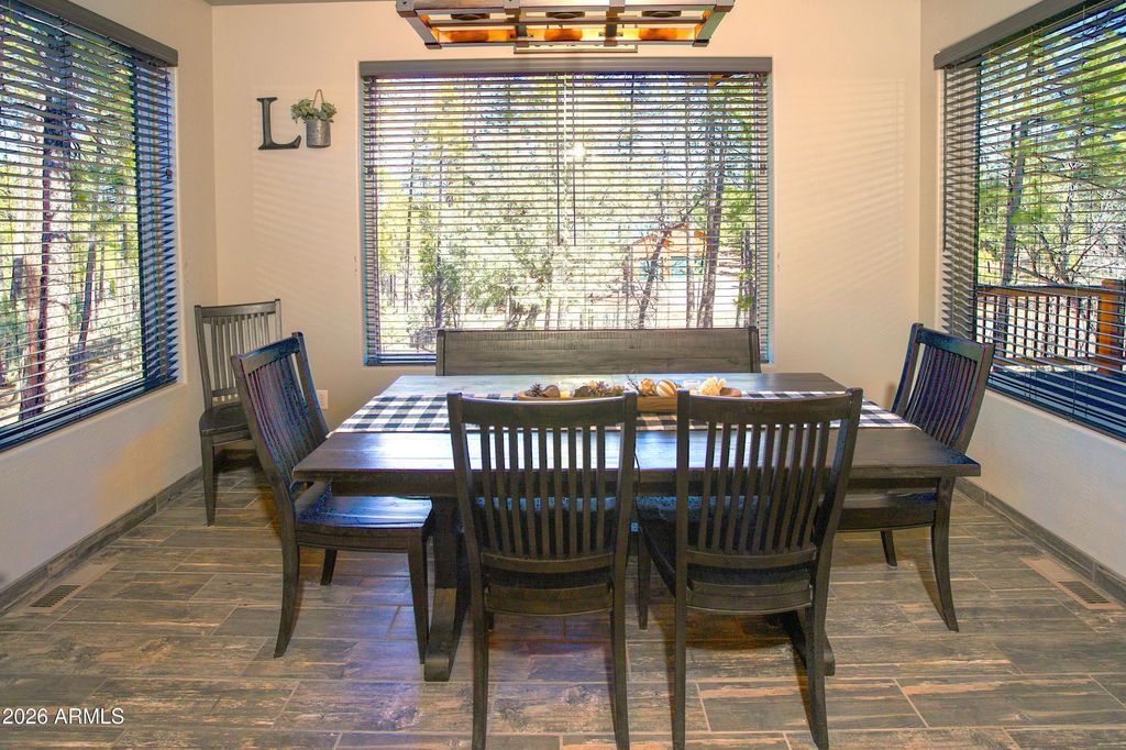 Image 7 of property listing at 1150 W Snow Creek Trail, Show Low, AZ 85901