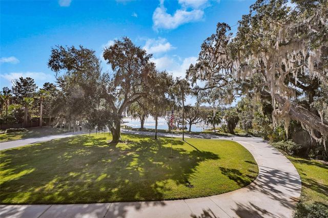 150 LAKE WINNEMISSETT DRIVE, Deland, FL 32724