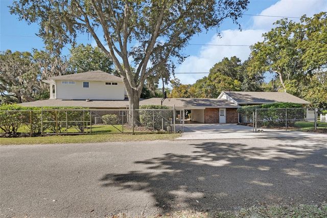 150 LAKE WINNEMISSETT DRIVE, Deland, FL 32724