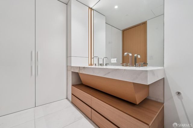 1 Steuart Lane 604, San Francisco, CA 94105
