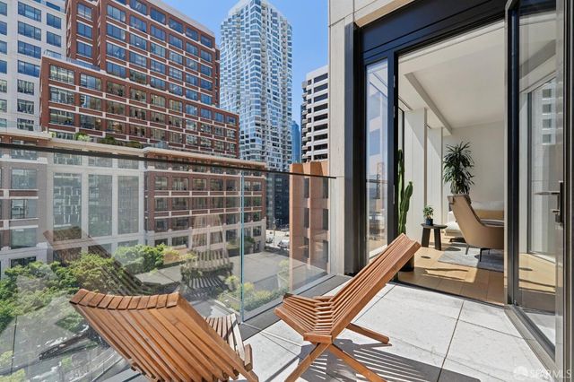 1 Steuart Lane 604, San Francisco, CA 94105