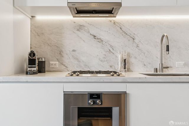 1 Steuart Lane 604, San Francisco, CA 94105