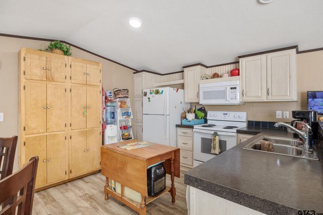 16964 Pine Trail Dr, Flint, TX 75762