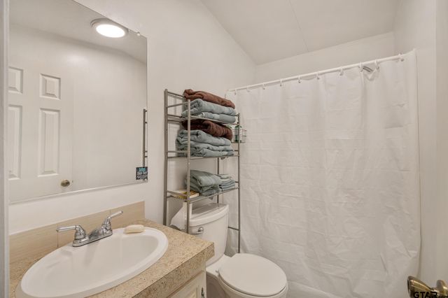 16964 Pine Trail Dr, Flint, TX 75762