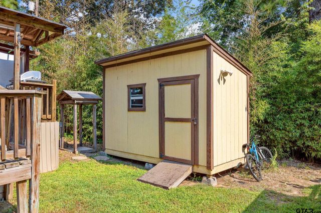 16964 Pine Trail Dr, Flint, TX 75762