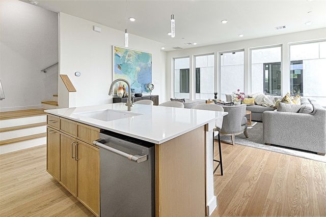 4739 Gretna Street 202, Dallas, TX 75207