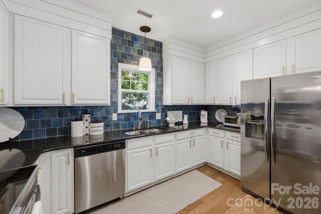 1016 W 1st Street, Charlotte, NC 28202