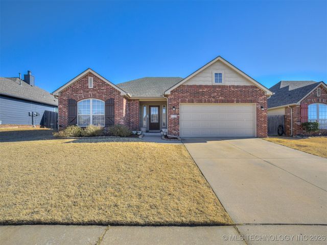 5129 S Skylane Drive W, Sand Springs, OK 74063