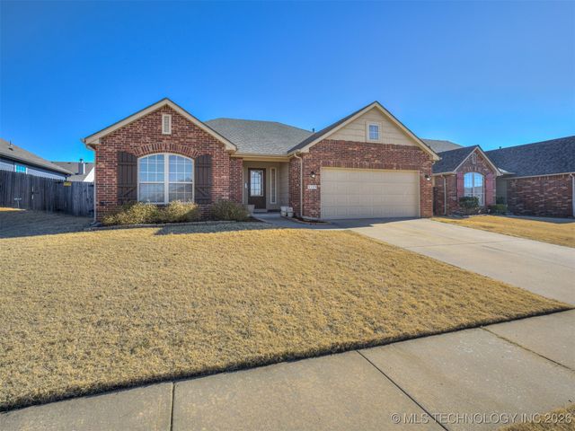 5129 S Skylane Drive W, Sand Springs, OK 74063