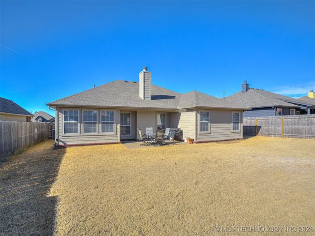 5129 S Skylane Drive W, Sand Springs, OK 74063