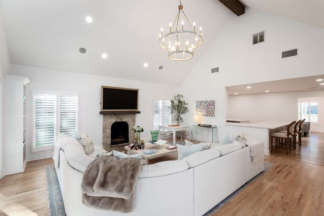 5820 Royal Crest Drive, Dallas, TX 75230