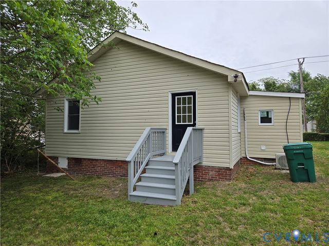 736 Harding St, Petersburg, VA 23803