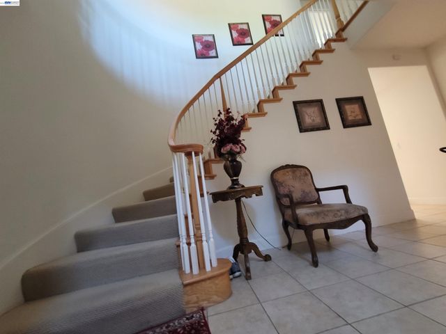 1250 W Lagoon Rd, Pleasanton, CA 94566