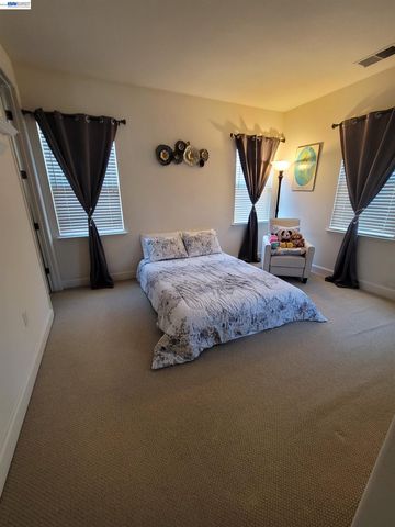 1250 W Lagoon Rd, Pleasanton, CA 94566