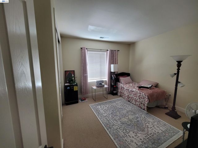 1250 W Lagoon Rd, Pleasanton, CA 94566