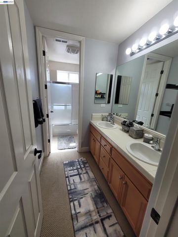 1250 W Lagoon Rd, Pleasanton, CA 94566