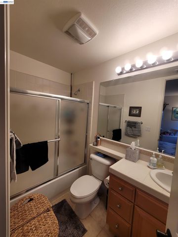 1250 W Lagoon Rd, Pleasanton, CA 94566