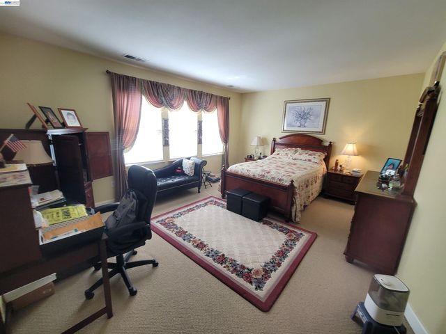 1250 W Lagoon Rd, Pleasanton, CA 94566