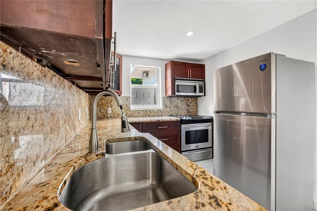5800 Taylor St 2, Hollywood, FL 33021