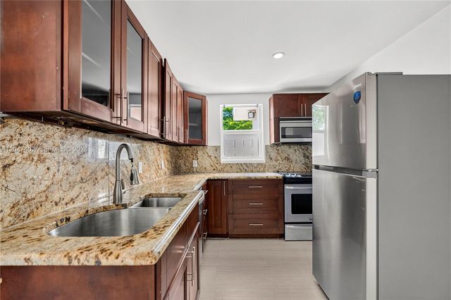 5800 Taylor St 2, Hollywood, FL 33021