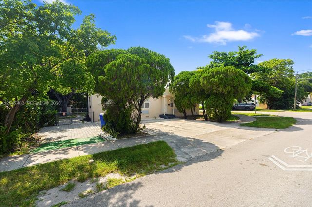 5800 Taylor St 2, Hollywood, FL 33021