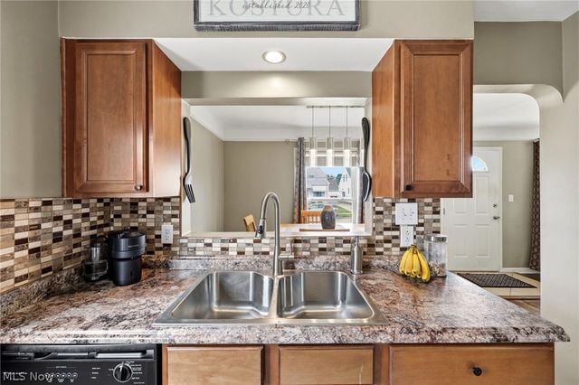 8327 Renwood Drive, Parma, OH 44129