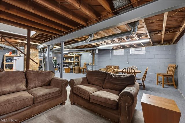 8327 Renwood Drive, Parma, OH 44129