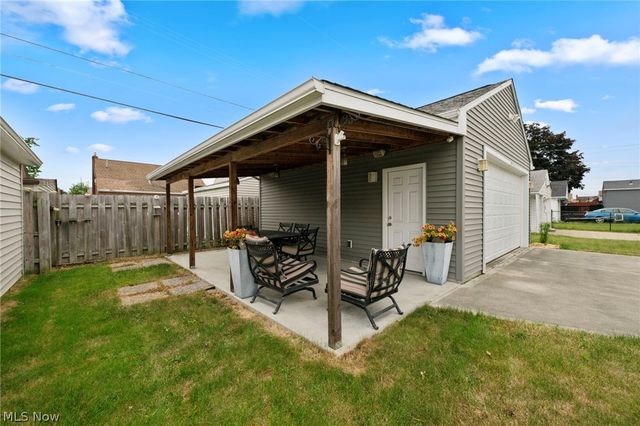 8327 Renwood Drive, Parma, OH 44129